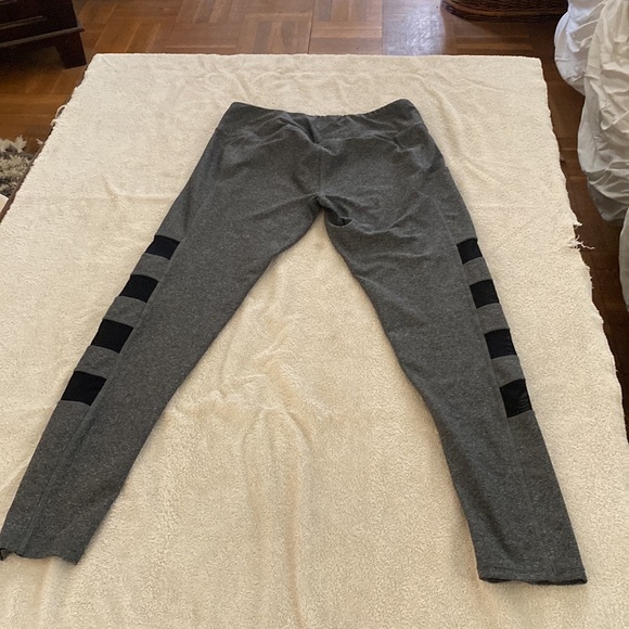 Gottex Studio great yoga pants with pocket and mesh sheer black squares on sides - Picture 6 of 13